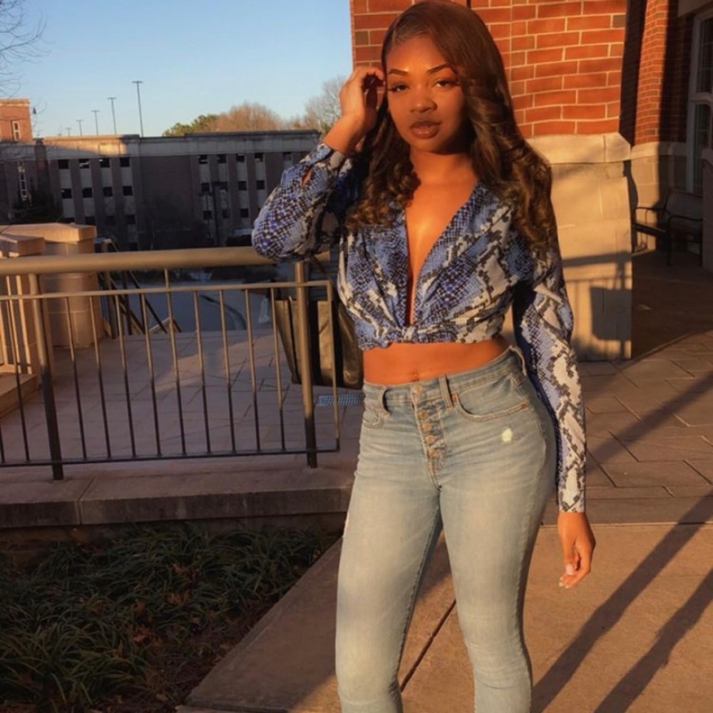 Meet Ya Poshmark Babe, Miah 💋